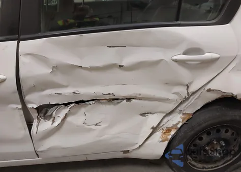 2018 Kia Forte Lx z USA, uszkodzony, nr VIN 3KPFK4A70JE213837